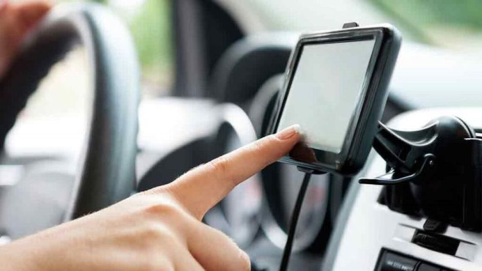 Un must-have pentru un pasionat de mașini: accesorii necesare pentru o călătorie confortabilă