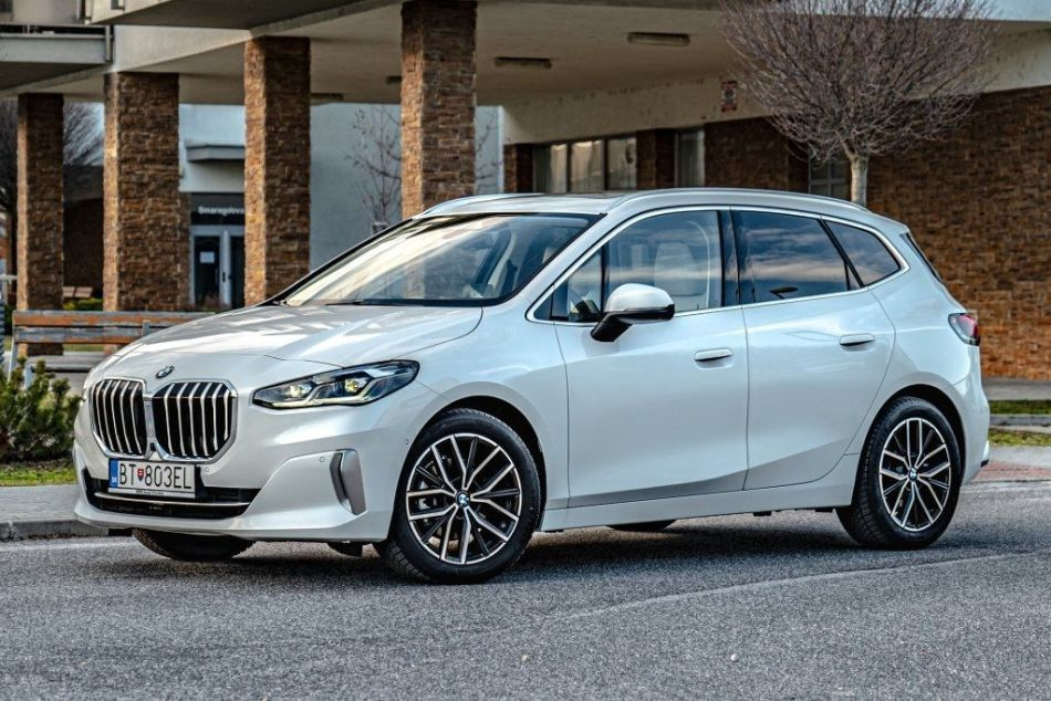Revizuirea celei de-a doua generații a camionetei compacte BMW Seria 2 Active Tourer