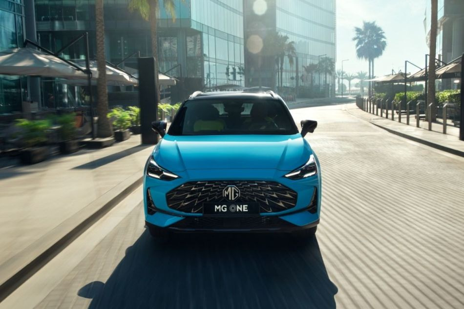 Revizuire crossover MG ONE