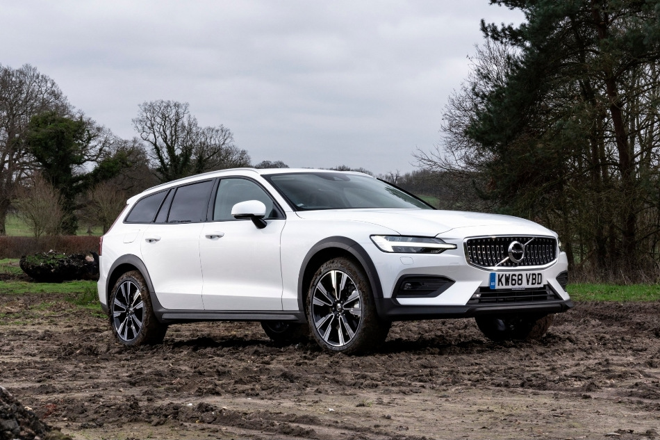 Revizuirea a doua generație a break-ului Volvo V60 Cross Country