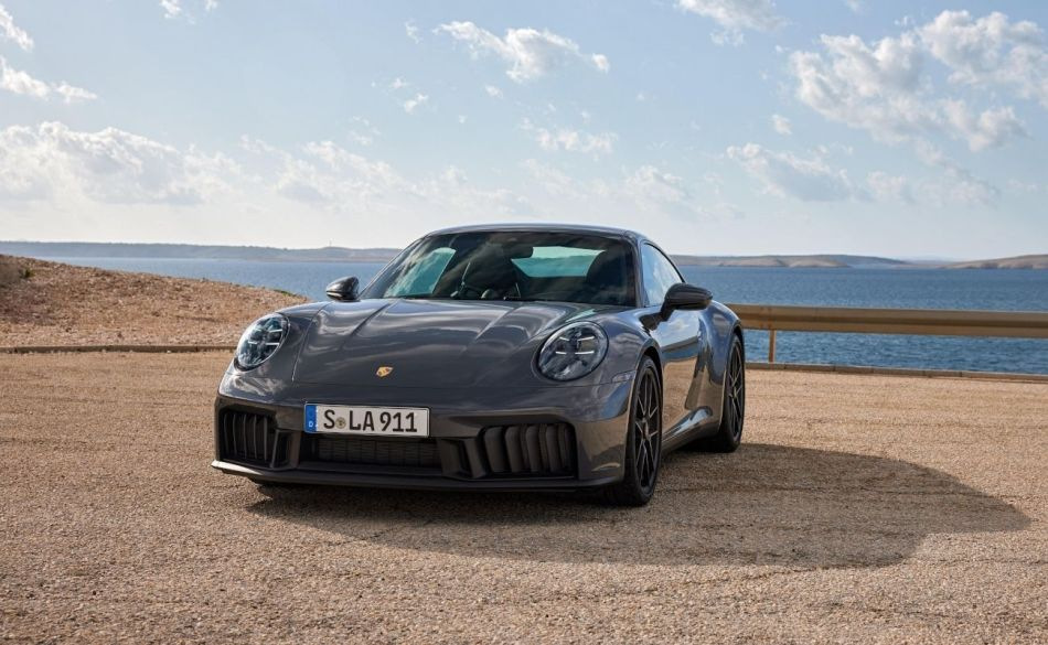 Porsche 911 Carrera sport coupe review: 2024 facelift