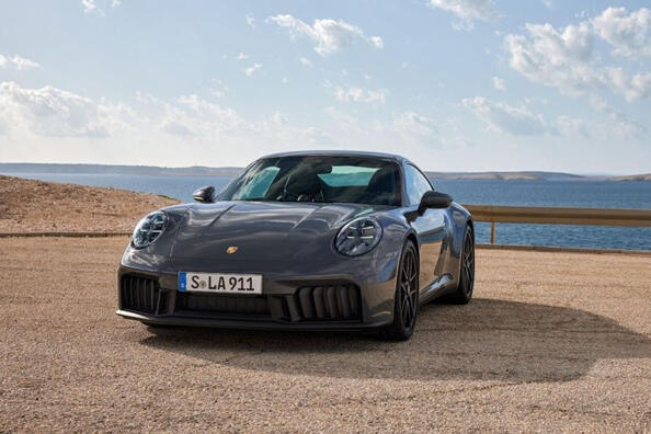 Porsche 911 Carrera sport coupe review: 2024 facelift Fotografie 1