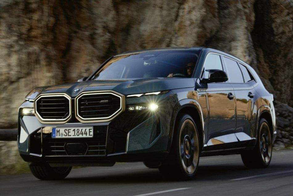 Revizuirea BMW XM: o nouă dimensiune a sportivității