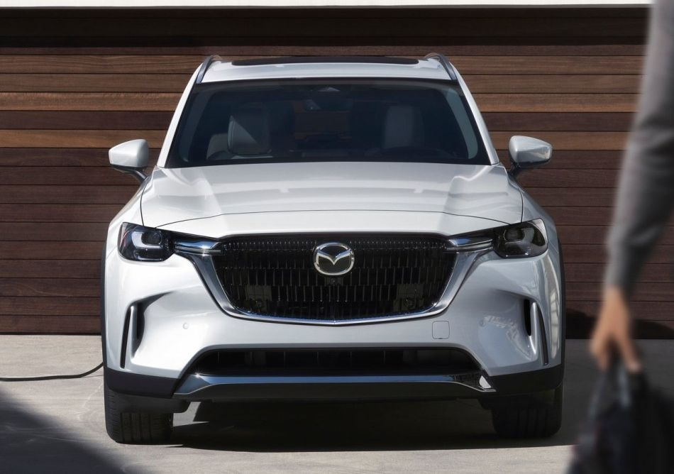 Revizuire a crossover-ului emblematic Mazda CX-90