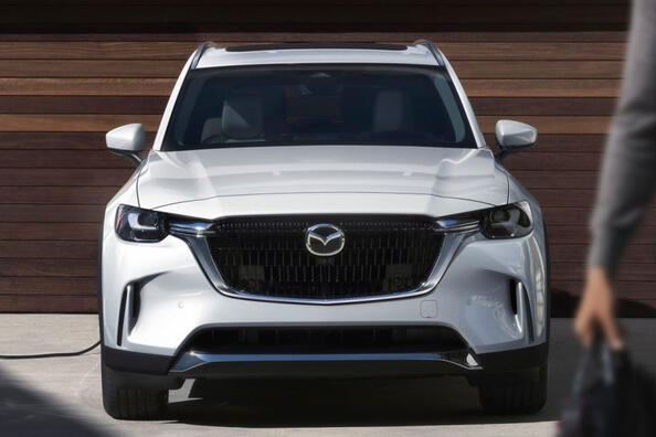Revizuire a crossover-ului emblematic Mazda CX-90