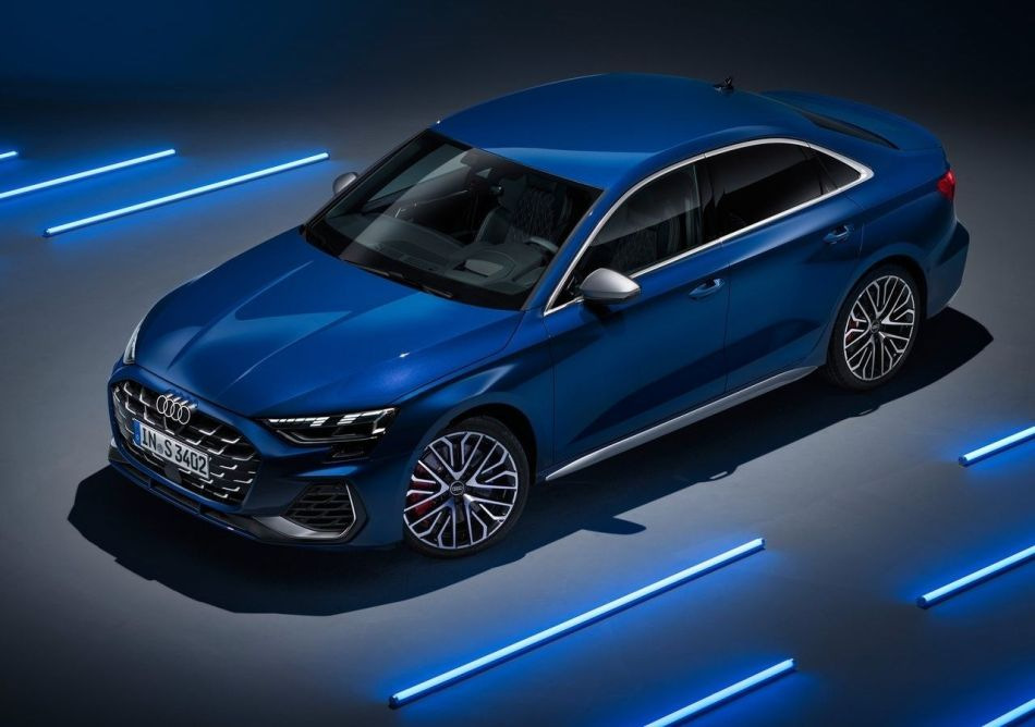 Revizuirea sedanului sport actualizat Audi S3