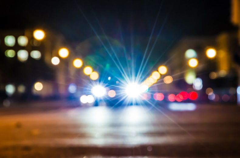 De ce un far de mașină strălucește mai mult decât altul: motive și ce să faci