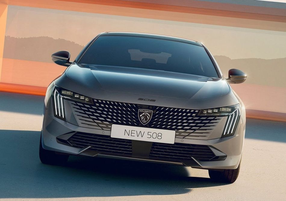 Peugeot 508 actualizat 2023: un sedan francez elegant