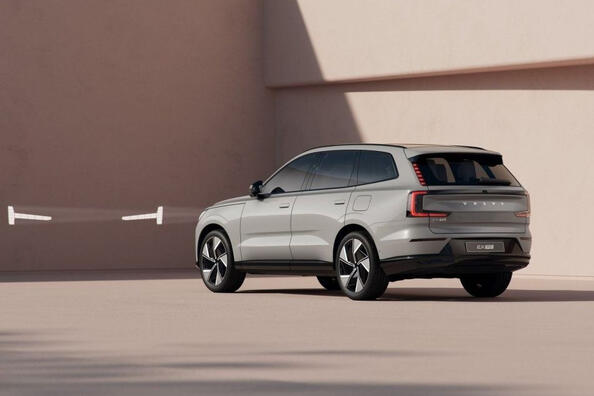 Recenzie Volvo EX90: un nou standard în lux și siguranță Fotografie 4