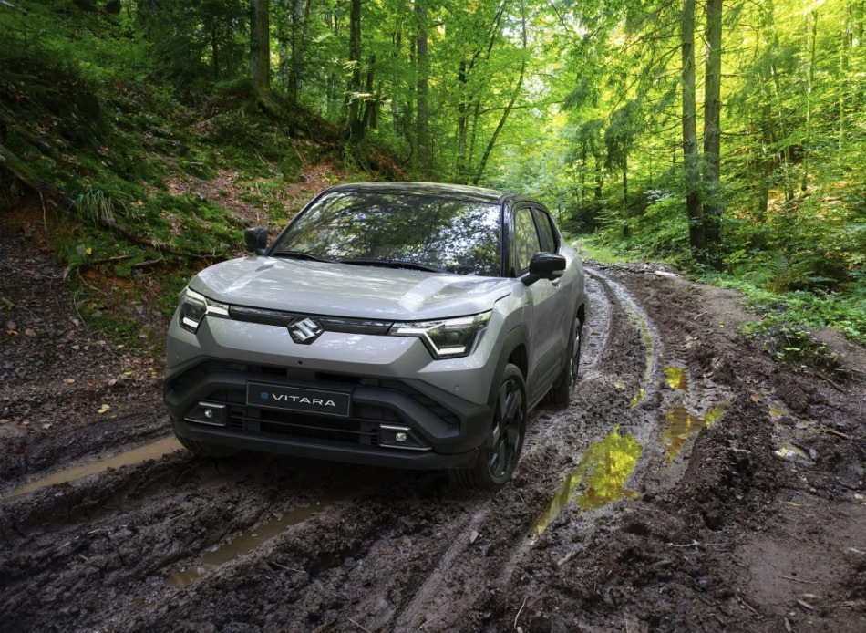 Recenzie Suzuki eVitara: Debutul electric al brandului legendar