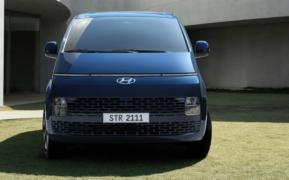 Revizuirea Hyundai Staria: O nouă privire asupra monovolumelor