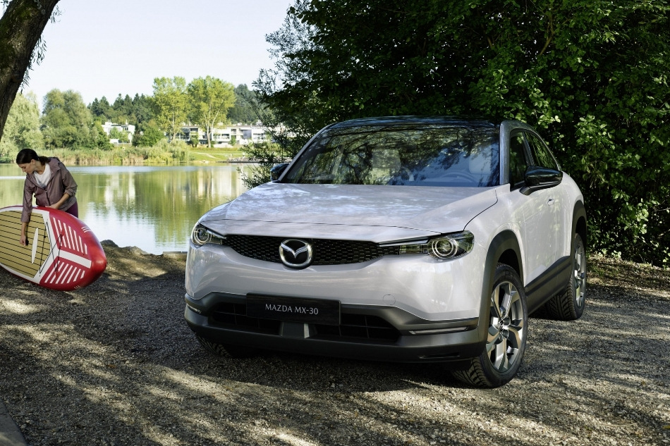 Recenzie Mazda MX-30: crossover elegant și ecologic