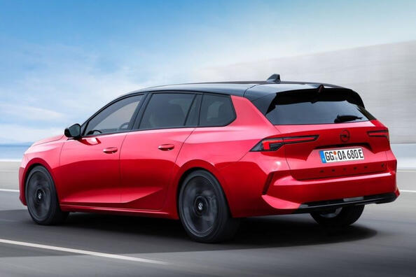 Recenzie Opel Astra Sports Tourer Electric: un vagon electric cu caracter Fotografie 3