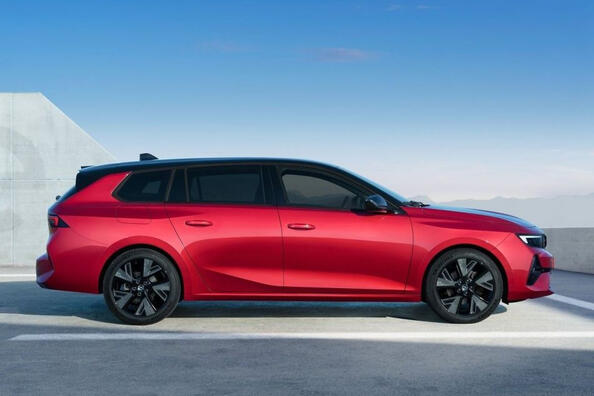 Recenzie Opel Astra Sports Tourer Electric: un vagon electric cu caracter Fotografie 2