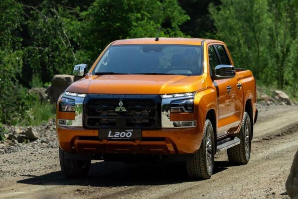 Recenzie Mitsubishi L200: pickup-ul legendar într-un nou aspect