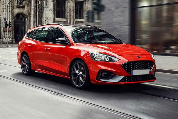 Recenzie Ford Focus ST Wagon: restyling al celei de-a patra generații