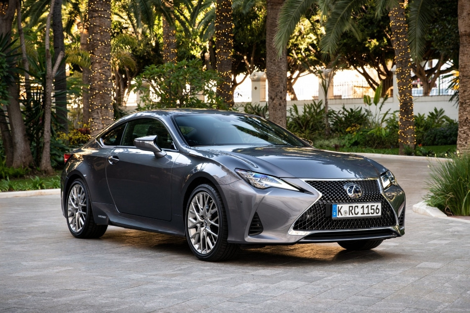 Prezentare generală a restyling-ului primei generații Lexus RC