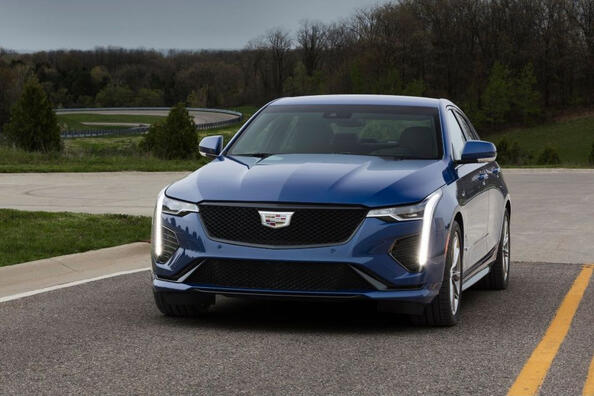 Recenzie sedan premium Cadillac CT4