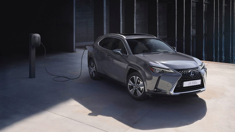 Recenzie Lexus UX 300e: caracteristici, echipamente, design