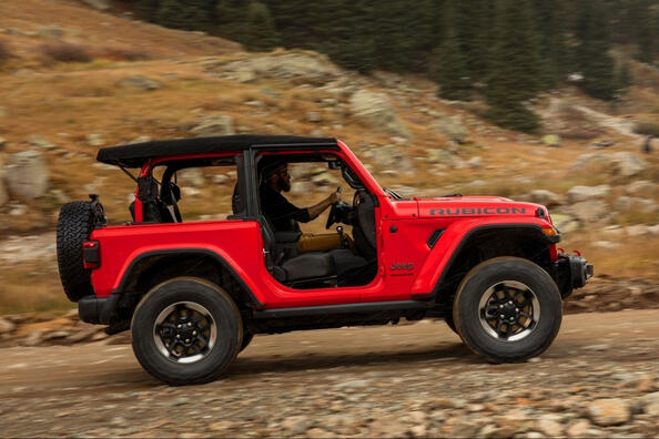 O recenzie a legendarului Jeep Wrangler (JL) off-road din a 4-a generație Fotografie 2