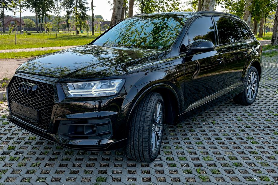 Audi Q7 2015–2026 Grila fata stil RSQ7 (2015-2019, neagra) Image