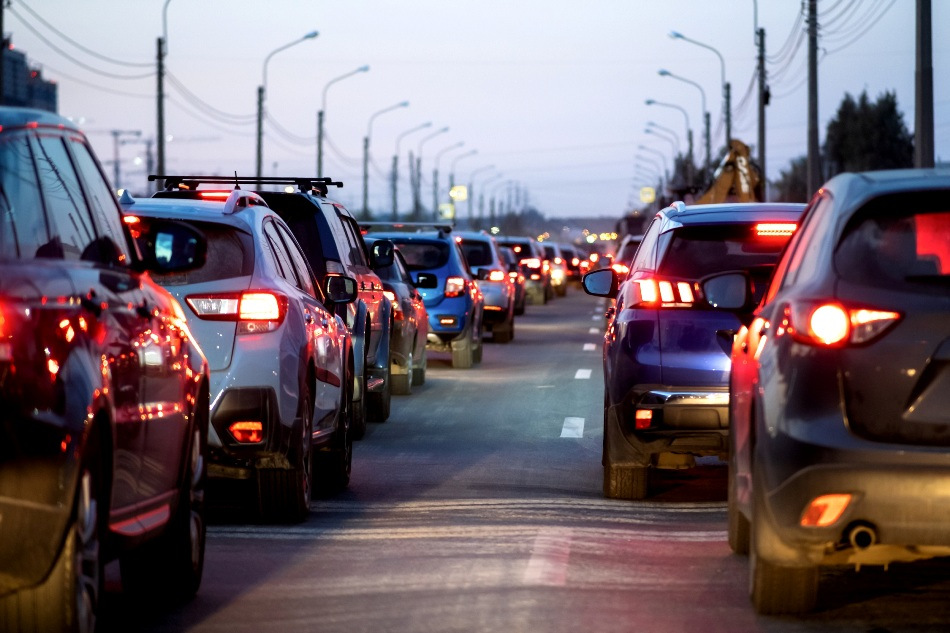 Sfaturi pentru șoferi: cum să evitați stresul și să profitați la maximum de timp în ambuteiaje
