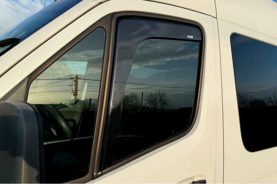 Mercedes Sprinter W907/W910 2018- Deflectoare geam incastrabile (2 buc, HIC) Image