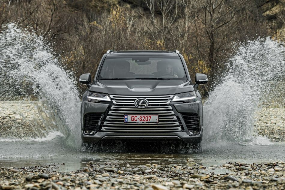 Revizuirea celei de-a patra generații Lexus LX