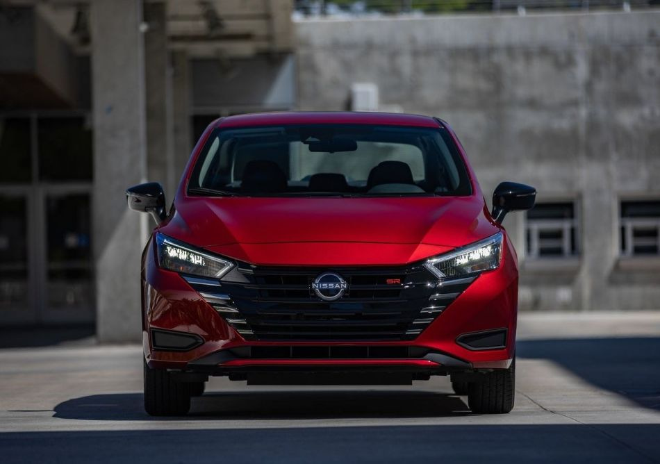 Nissan Versa actualizat: un sedan elegant și accesibil