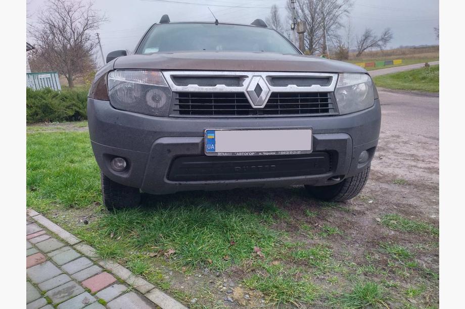 Dacia Duster 2008-2018 Capac inferior grila iarna Lucios Foto 1