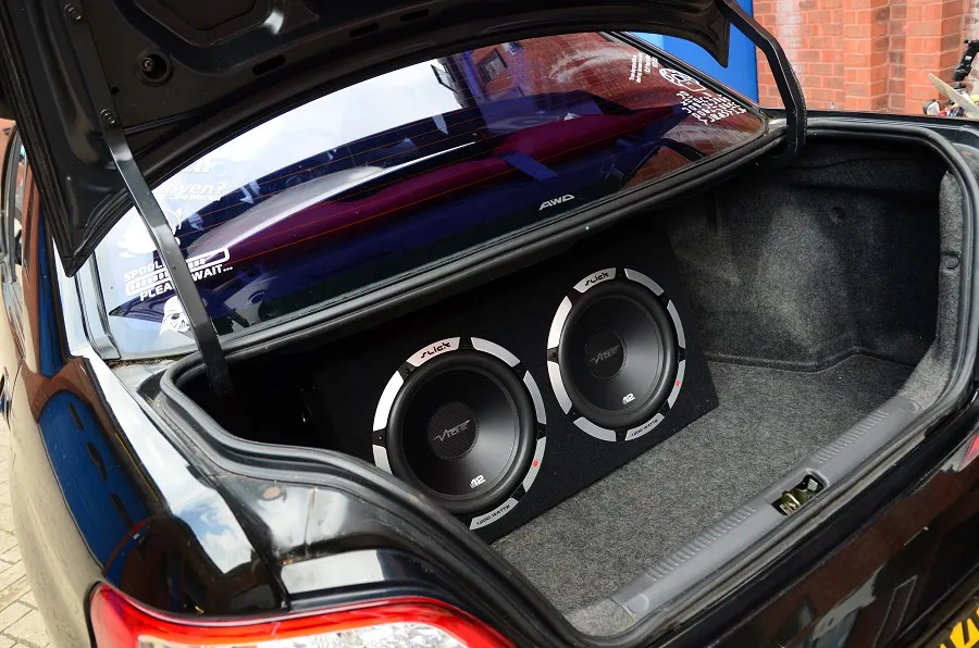 Subwoofer într-o mașină: ce este și de ce este necesar?