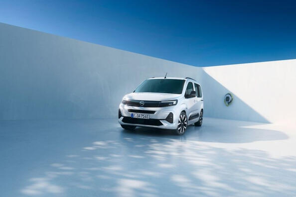 Recenzie Opel Combo Electric: monovolum electric compact și practic Fotografie 4
