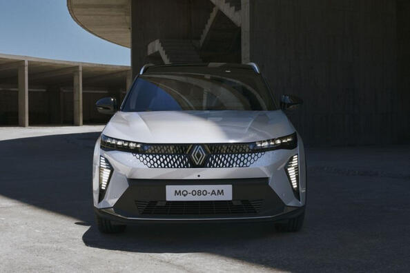 Revizuirea crossover-ului electric Renault Scenic E-Tech