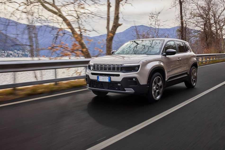 Recenzie Jeep Avenger: un cuceritor compact și elegant al orașului