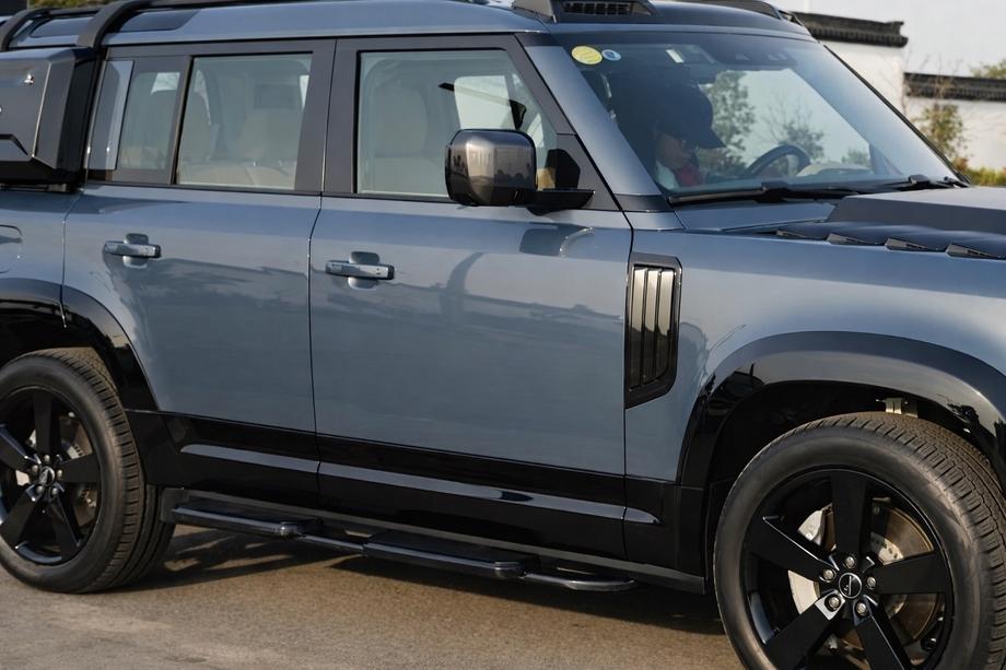 Land Rover Defender 2019- Set Molduri Usi Image