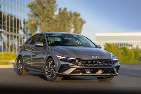 Revizuirea Hyundai Elantra 2023: facelift sedan