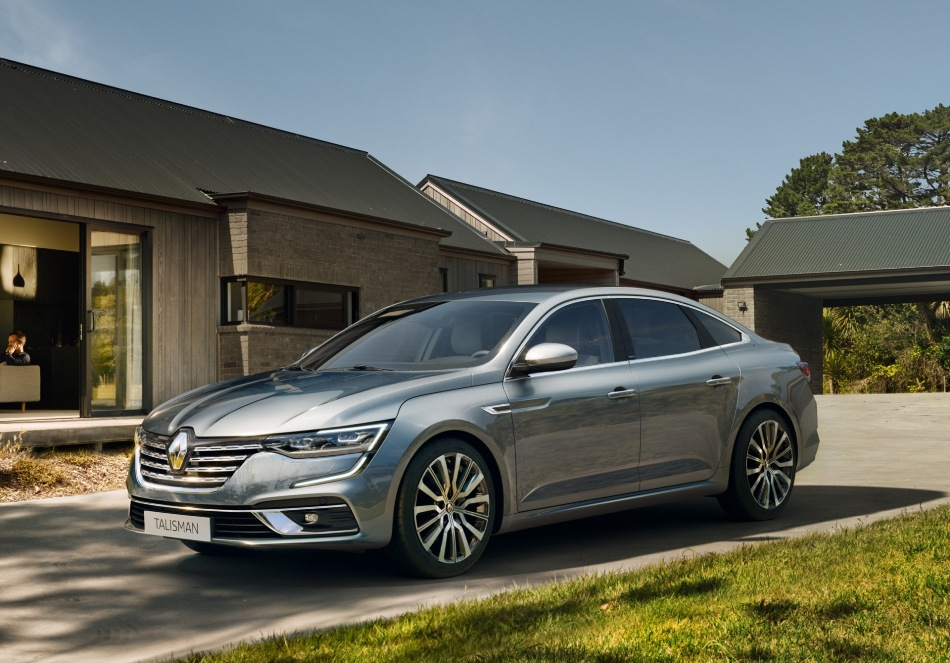 Revizuirea sedanului Renault Talisman: restylingul primei generații