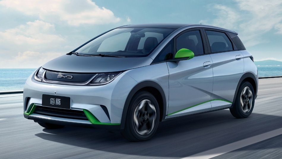 BYD Dolphin 2024: revizuirea unei mașini electrice compacte