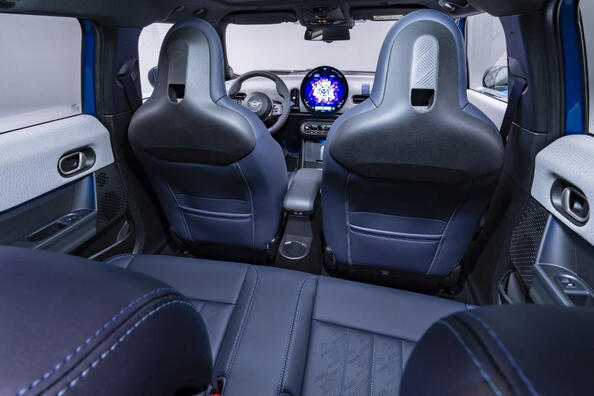 Revizuirea lui Mini Cooper 2024 cu cinci uși Fotografie 6