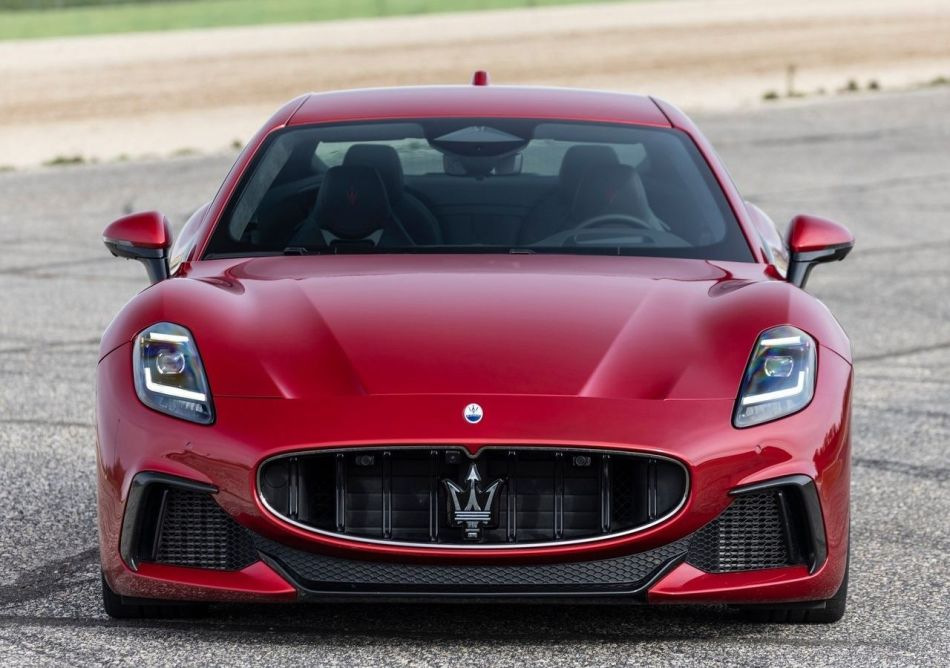 Maserati GranTurismo II: recenzie a celei de-a doua generații a mașinii sport