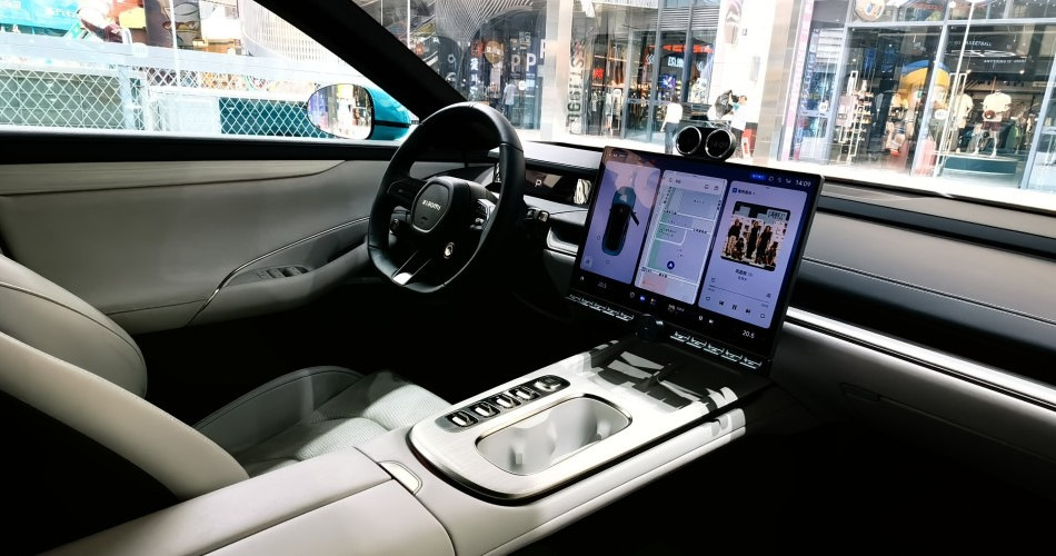 Ce lucruri utile poți cumpăra pentru mașina ta: produse auto de top pentru fiecare șofer