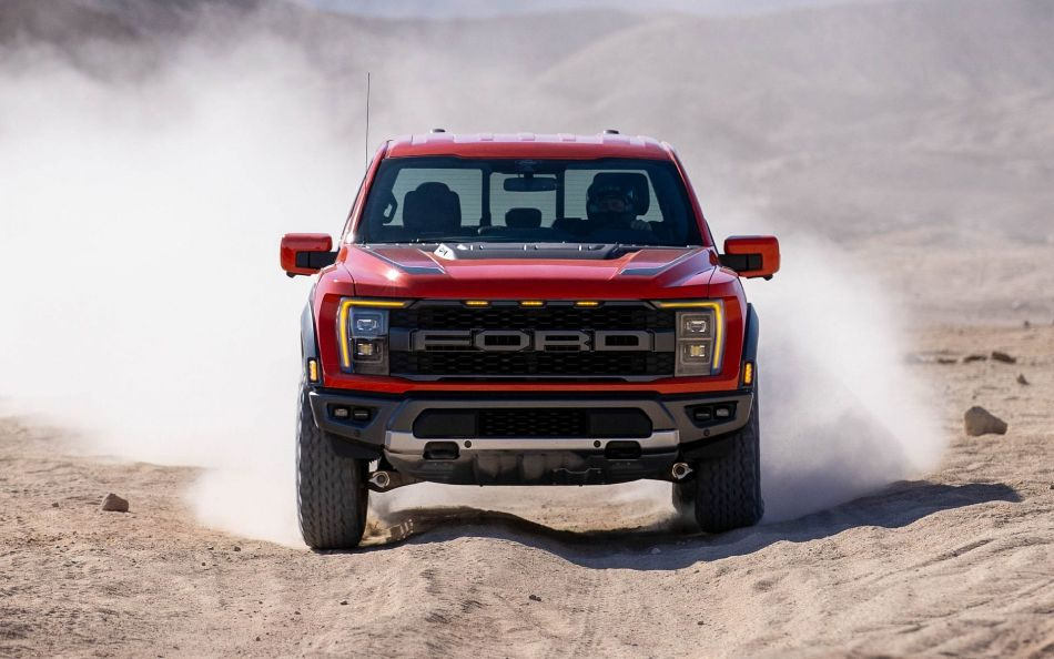 Revizuirea camionetei Ford F-150 Raptor de înaltă performanță