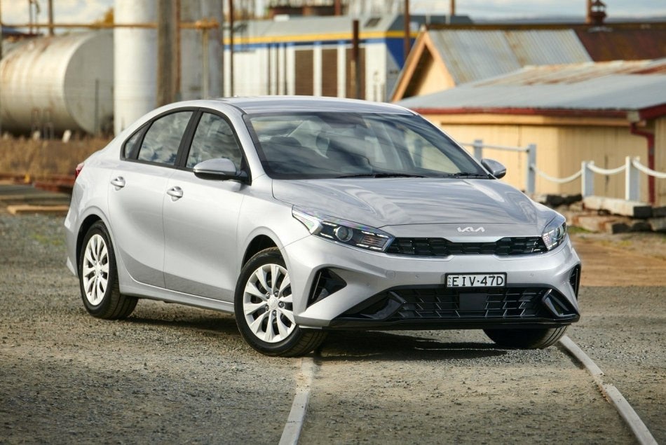 Sedan KIA Cerato a IV-a actualizat