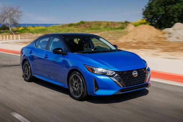 Revizuirea Nissan Sentra: 2023 facelift