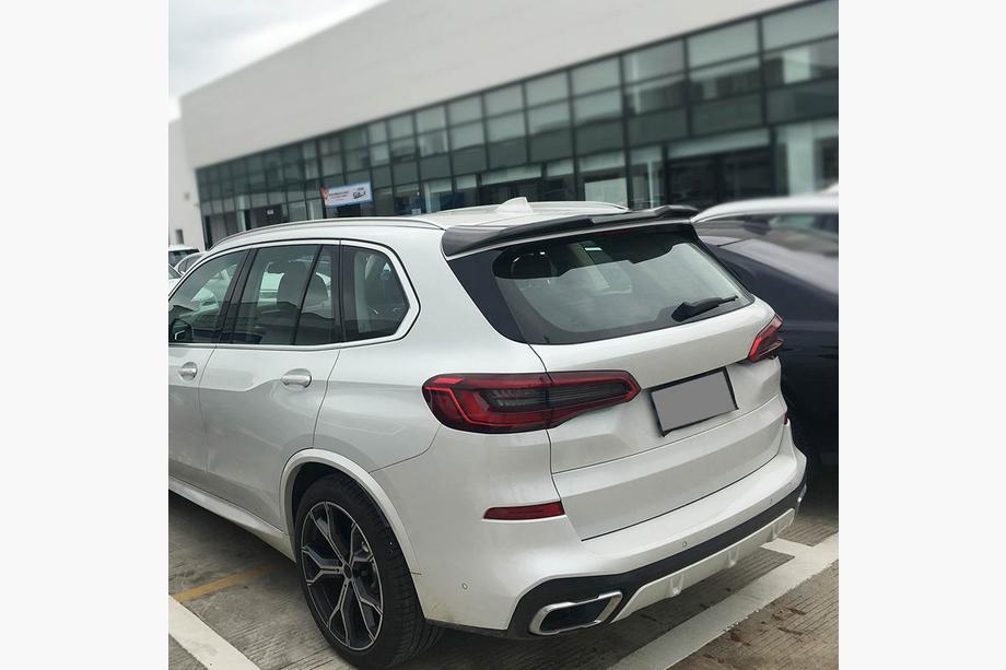 BMW X5 G05 2019–2026 Spoiler luneta spate V1 (Carbon natural) Foto 3