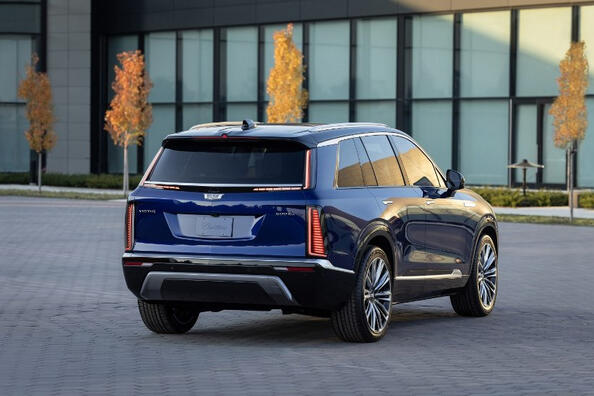 Revizuirea crossover-ului electric de dimensiuni mari Cadillac Vistiq Fotografie 4