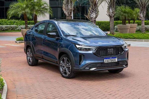 Revizuirea Fiat Fastback cross-coupe