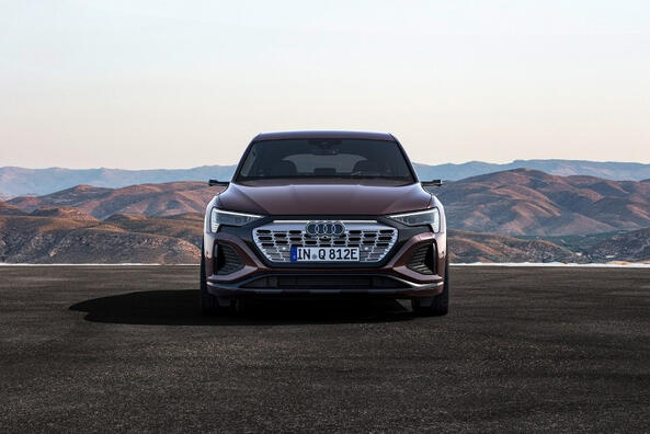 Revizuirea crossover-ului premium asemănător coupe-ului Audi Q8 e-tron Sportback