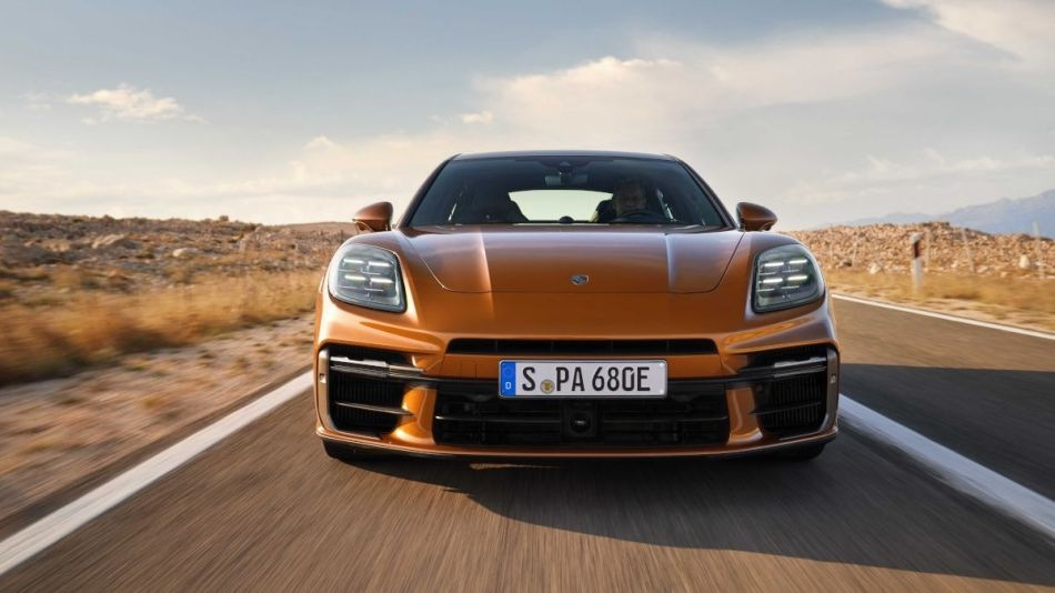 Porsche Panamera Turbo 2024: revizuire a liftback-ului hibrid