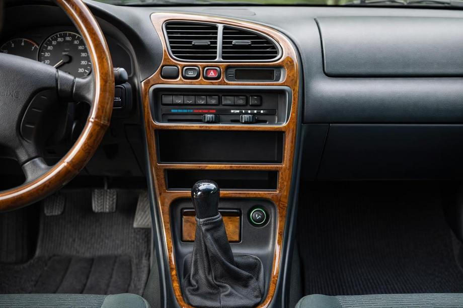 Mazda 323 1977-2003 Decor bord (Nuc, F 1994-1997) Image